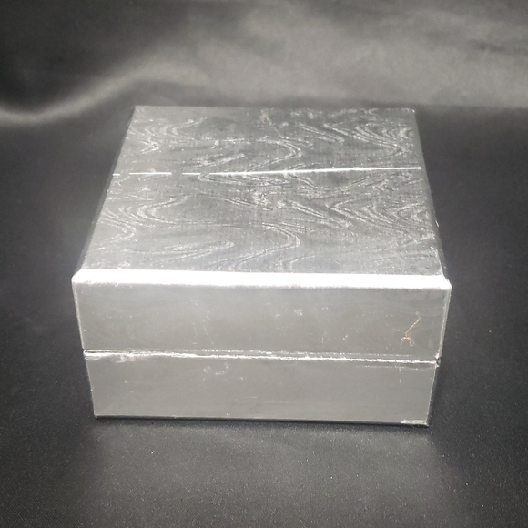 Worthington NIB Victorian Style Green Crystal Pin - Picture 6 of 10